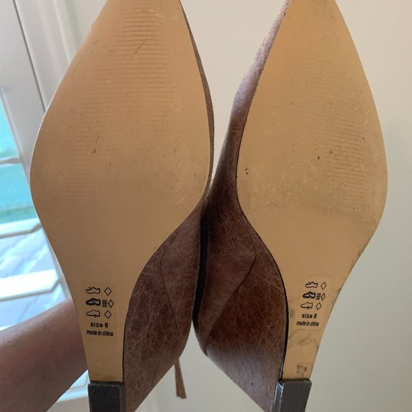 ⭐️❤️ MICHAEL ANTONIO Tan Wedge Booties - Picture 10 of 10